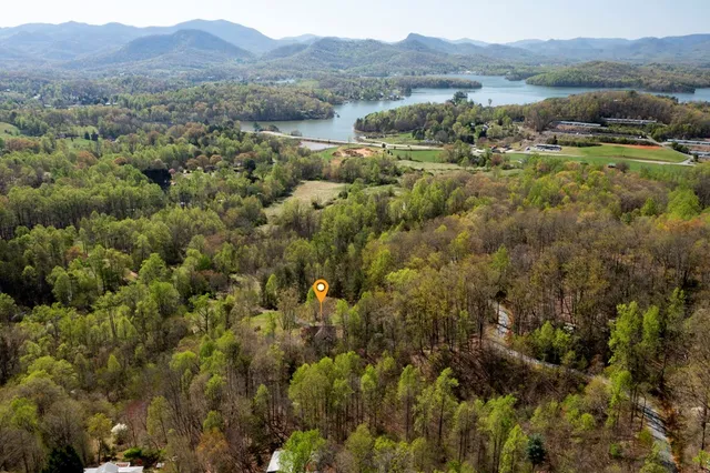 $522,500 | 105 Sharons Valley, Hayesville, NC 28904
