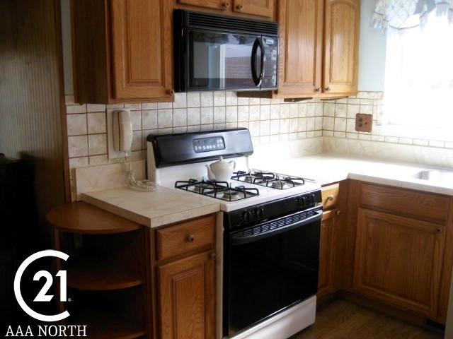 40940 Pickett Ridge Road Sterling Heights, MI 48313 - Photo 7 of 32