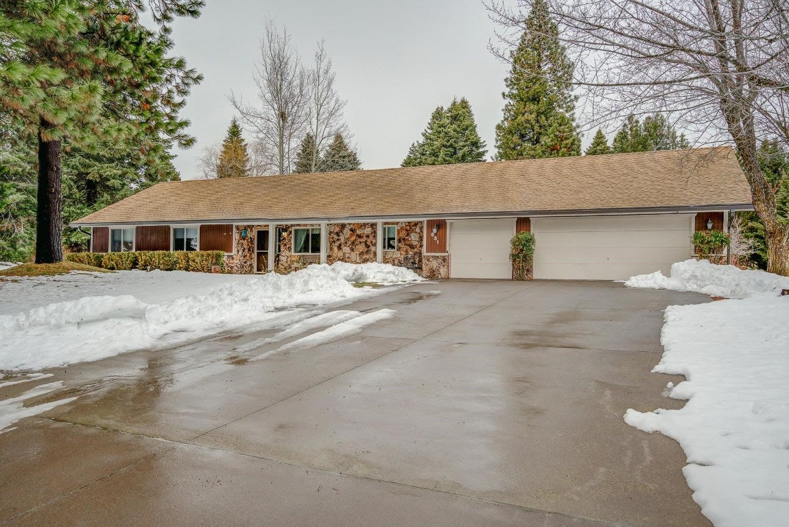 631 Skyview Road Mount Shasta, CA 96067 - Photo 1 of 50 Gallery Image 1