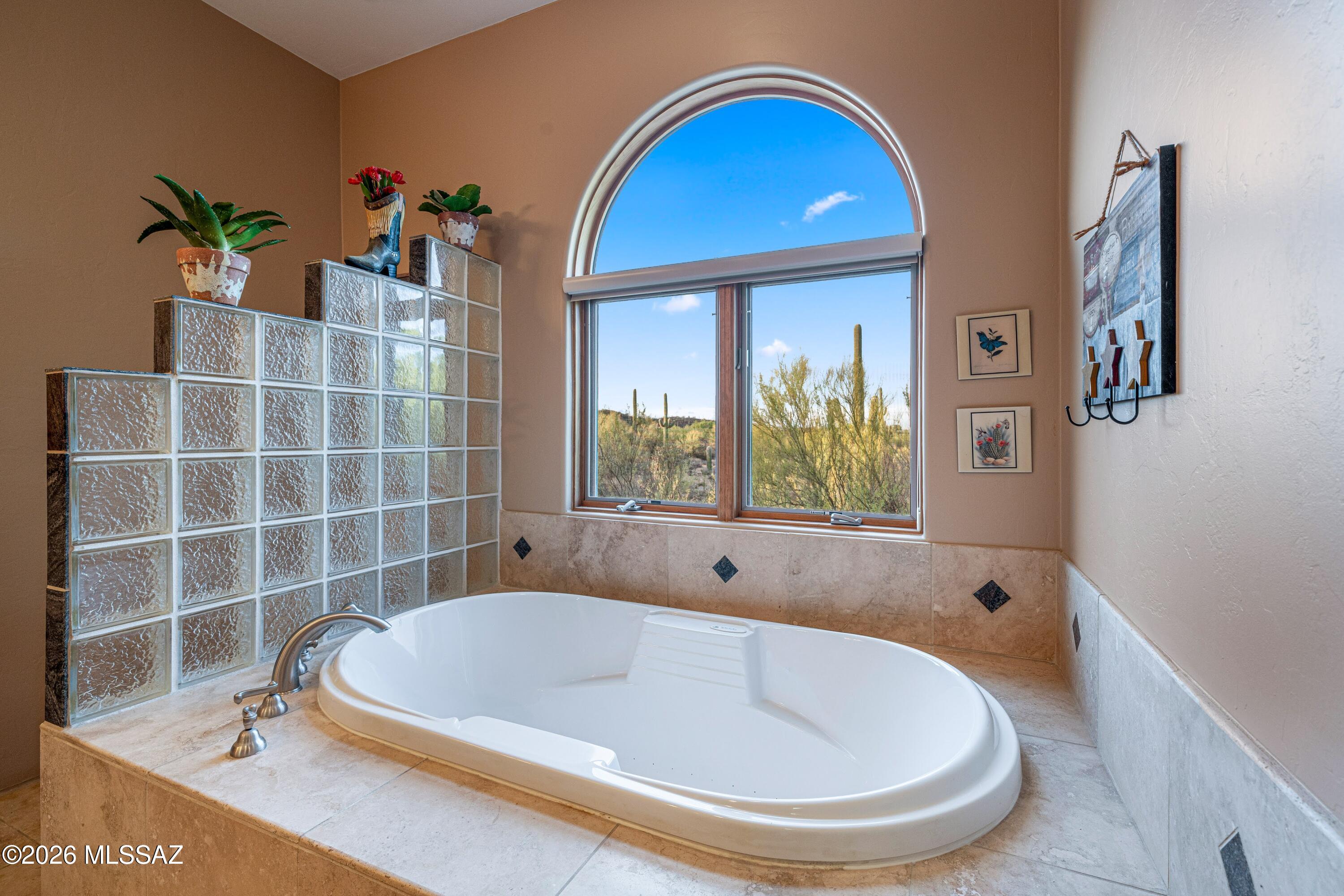 1540 North Saguaro Cliffs Court Tucson, AZ 85745 - Photo 24 of 48 39-Primary Bathroom