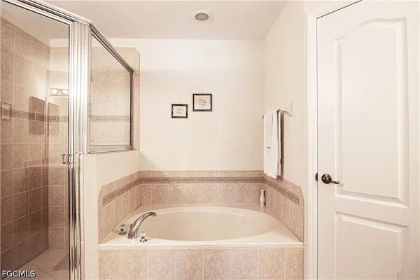 $3,000 | 5023 Agualinda Boulevard, Cape Coral, FL 33914