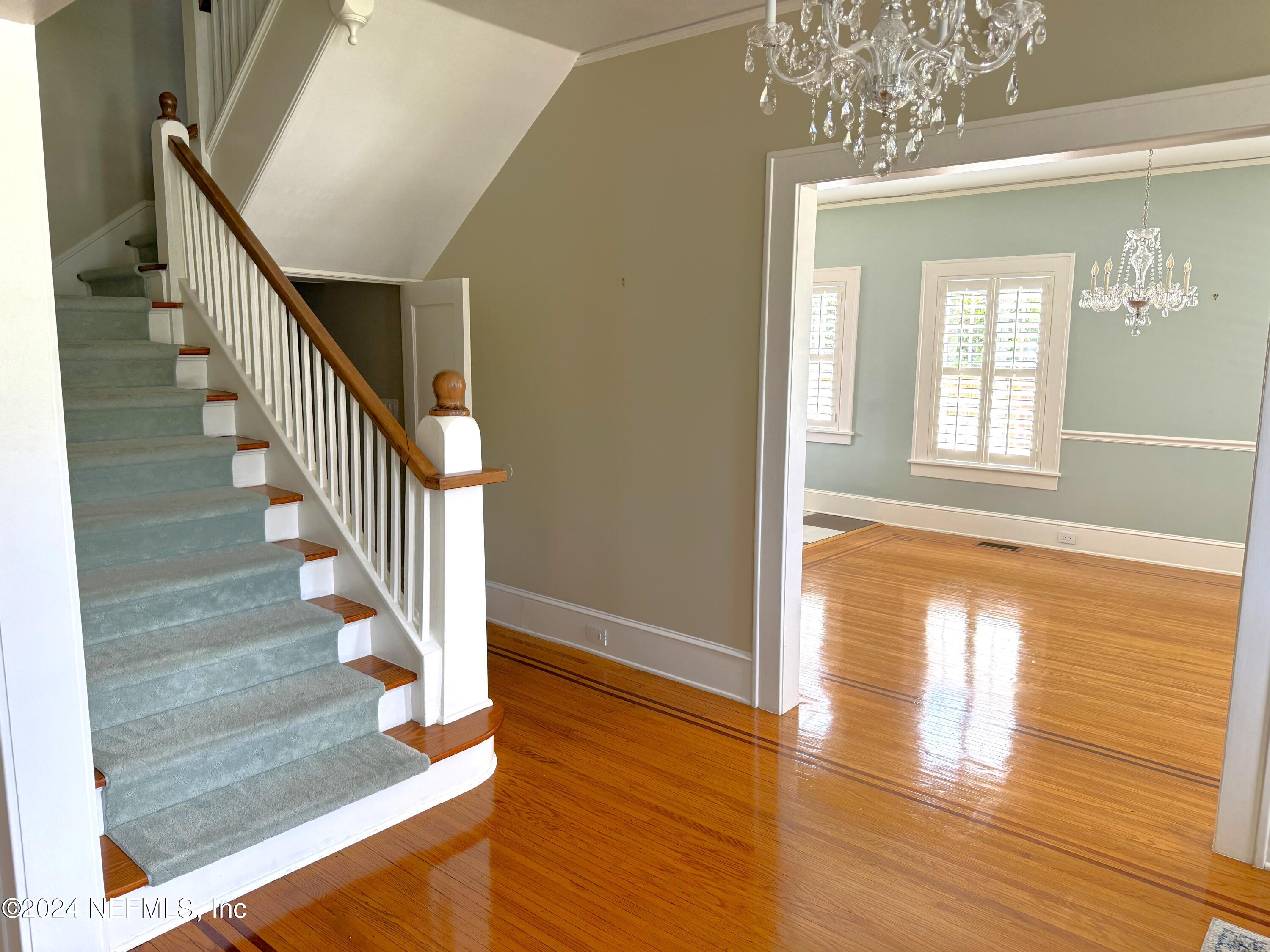 3512 Riverside Avenue Jacksonville, FL 32205 - Photo 2 of 8 Foyer