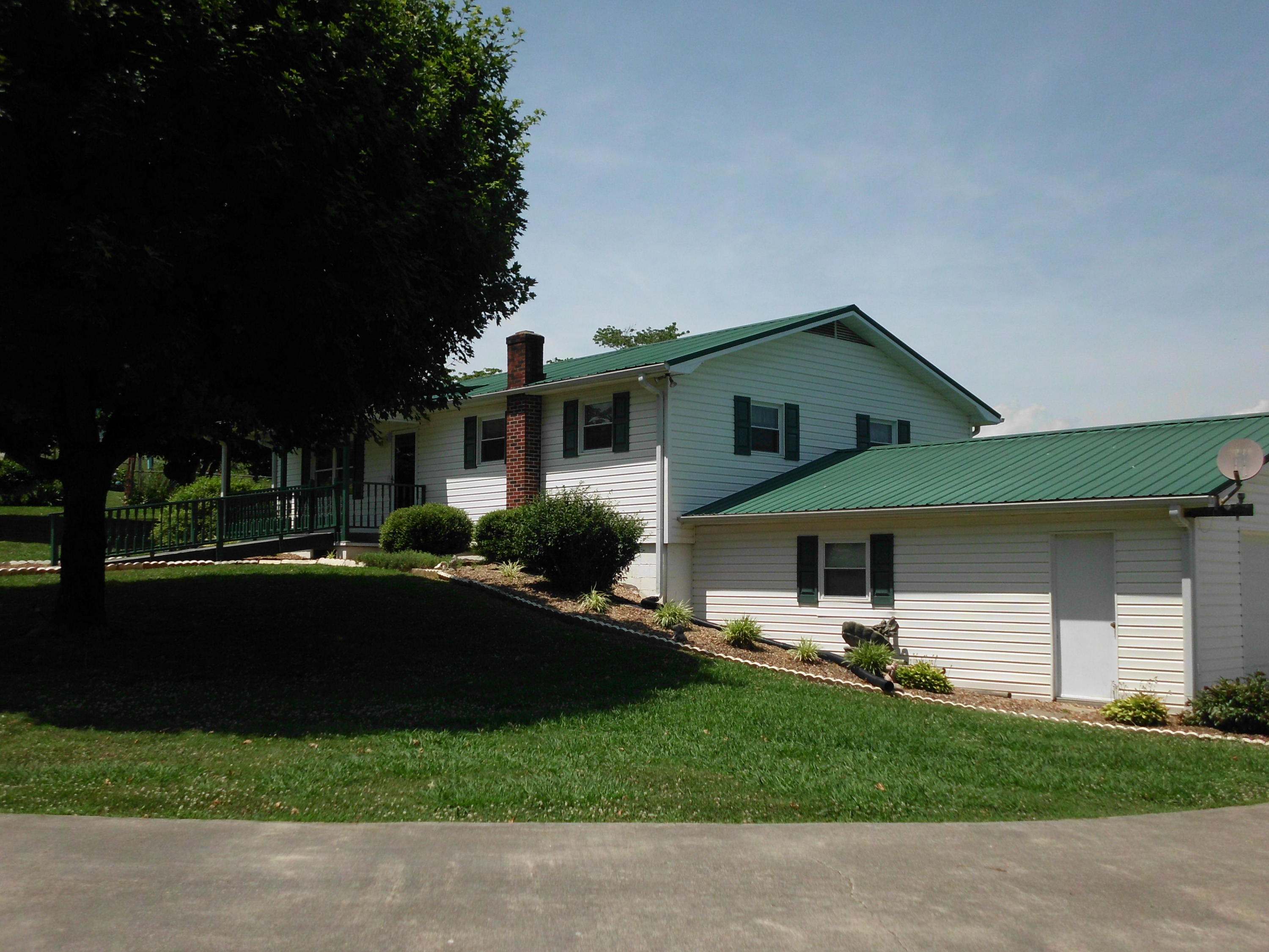 293 Buffalo Road Clinton, TN 37716 - Photo 1 of 14 Live Large Basement Rancher