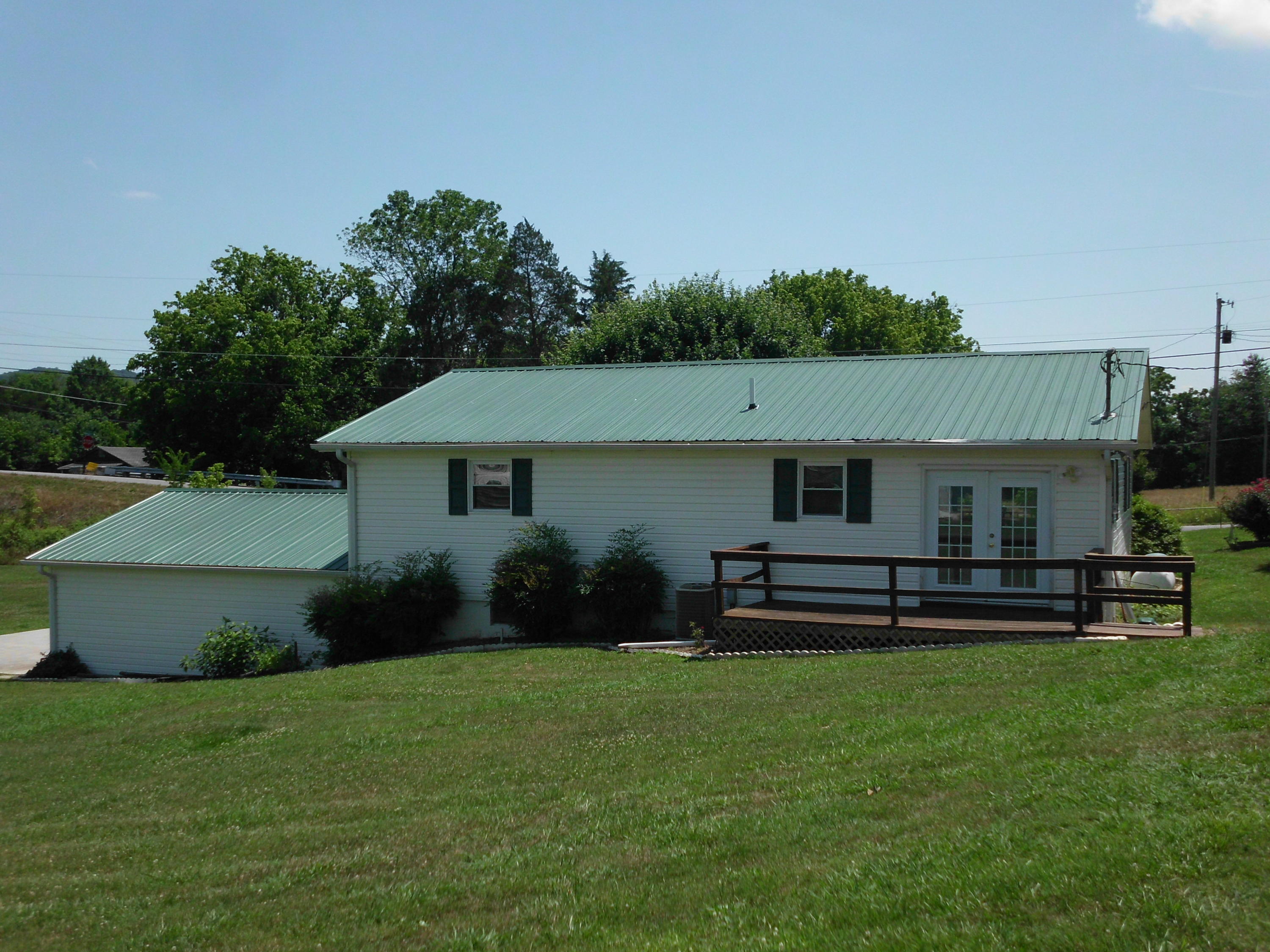 293 Buffalo Road Clinton, TN 37716 - Photo 7 of 14 Huge Backyard
