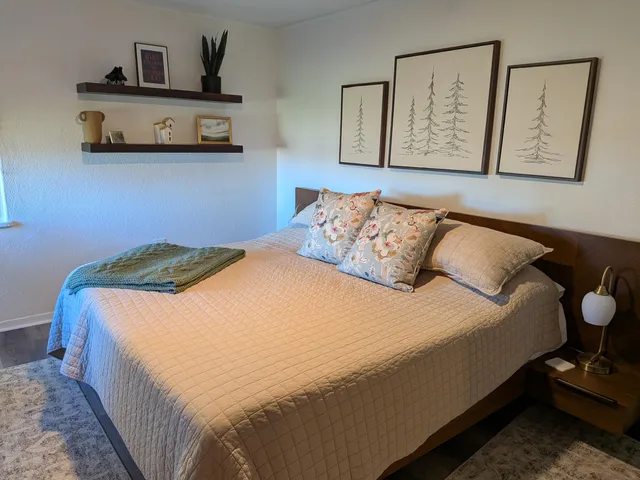 $1,850 | 1674 South Shore Drive, Holland, MI 49423