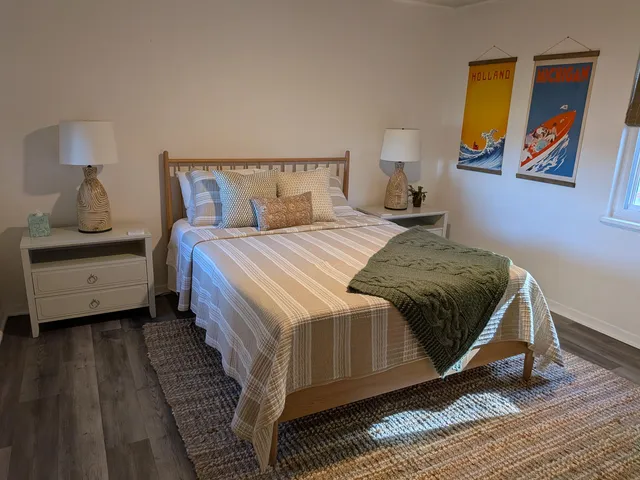 $1,850 | 1674 South Shore Drive, Holland, MI 49423