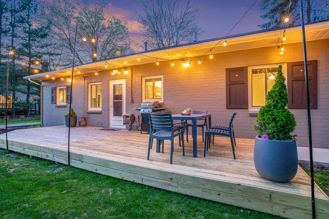 $1,850 | 1674 South Shore Drive, Holland, MI 49423