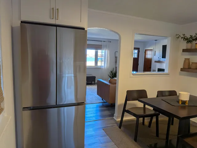 $1,850 | 1674 South Shore Drive, Holland, MI 49423