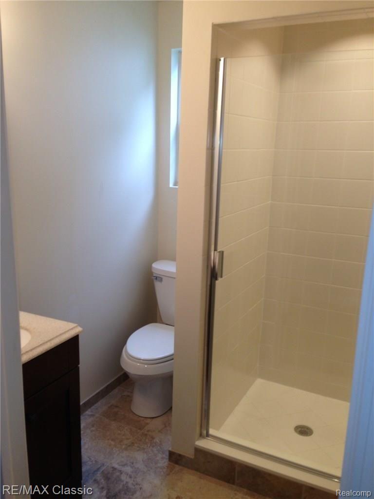 22038 Springbrook Avenue Farmington, MI 48336 - Photo 3 of 9 image.jpg