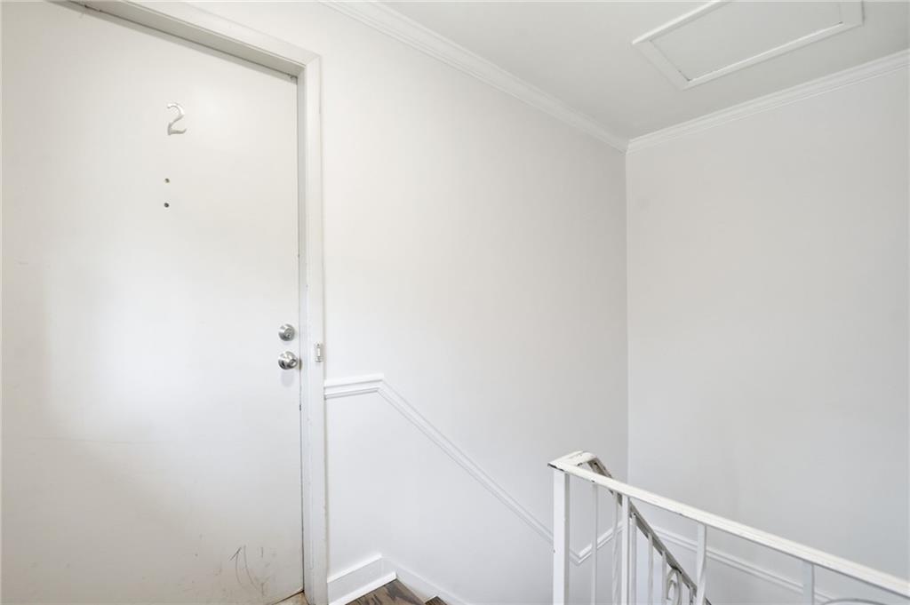 1010 Scott Boulevard, Unit A2 Decatur, GA 30030 - Photo 18 of 23 a view of a hallway
