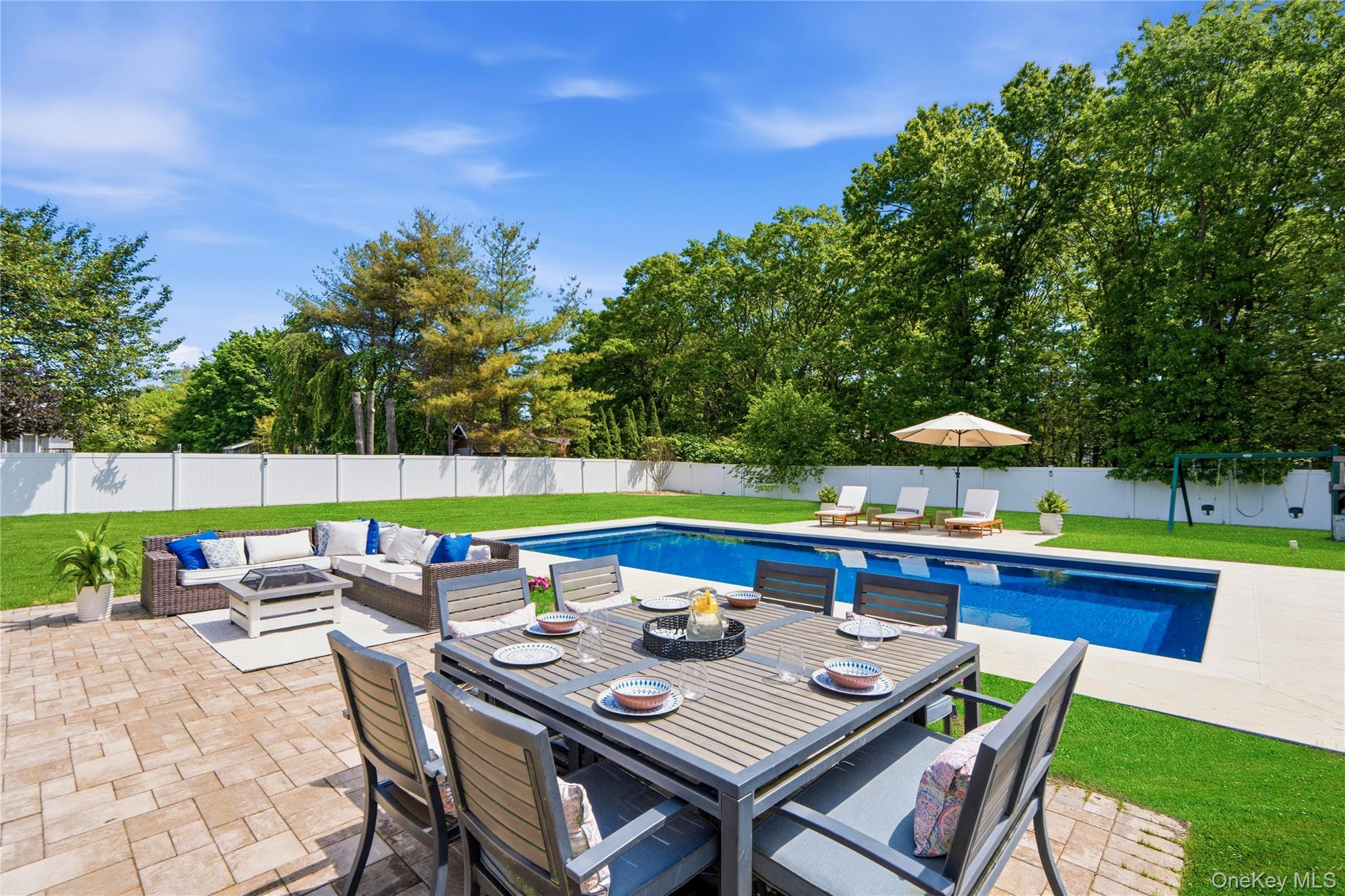 587 Blue Point Road Holtsville, NY 11742 - Photo 26 of 38