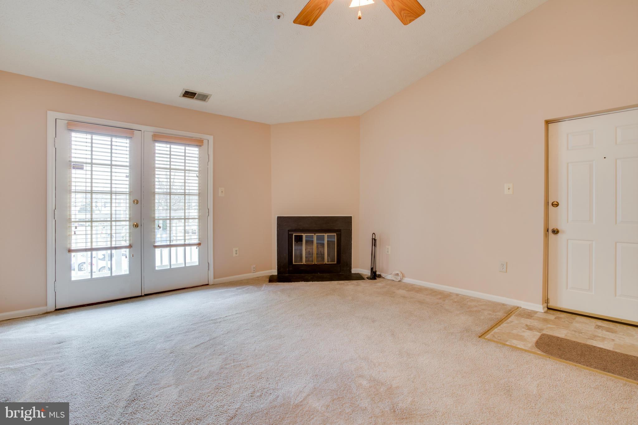 6460 Greenfield Road, Unit 210 Elkridge, MD 21075 - Photo 5 of 25 Living Room