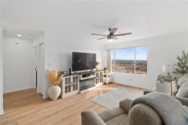 $134,900 | 2044 Mesquite Lane, Unit 302, Laughlin, NV 89029