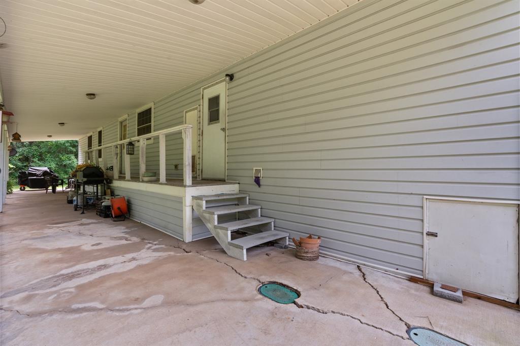 9547 County Road 346 Terrell, TX 75161 - Photo 31 of 37 Rear Patio Area