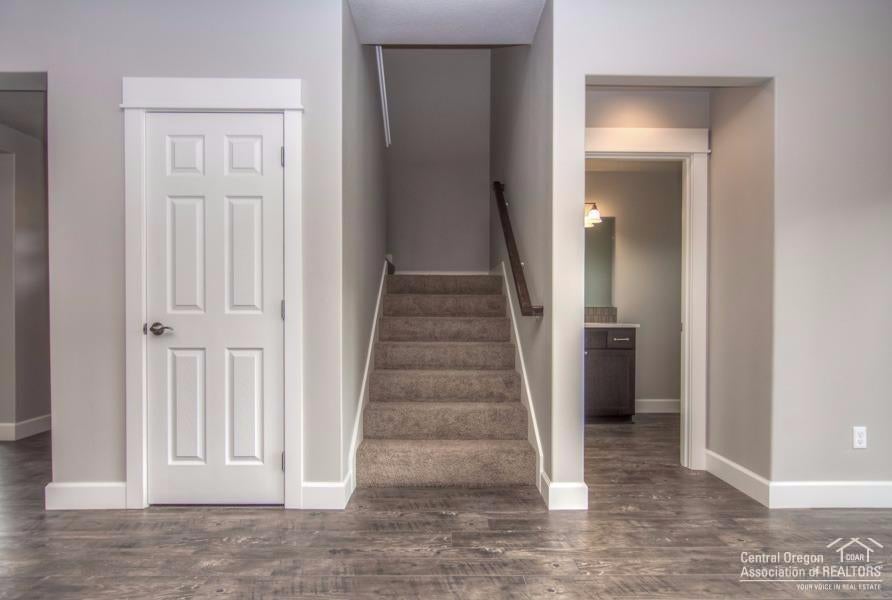 62905 Northeast Daniel Road Bend, OR 97701 - Photo 15 of 22 Gallery Image 15