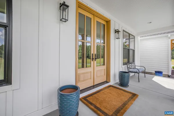 $980,000 | 1570 James River Road, Scottsville, VA 24590