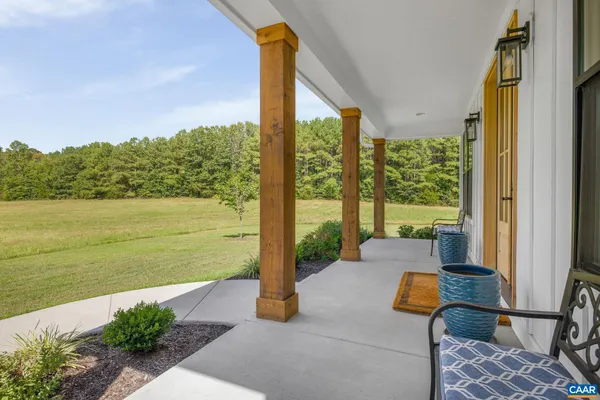 $980,000 | 1570 James River Road, Scottsville, VA 24590