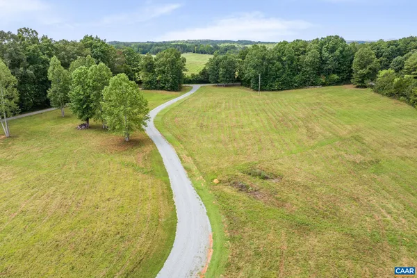 $980,000 | 1570 James River Road, Scottsville, VA 24590