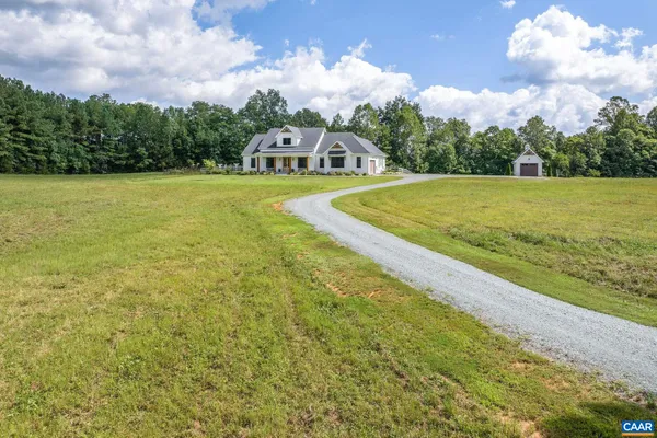 $980,000 | 1570 James River Road, Scottsville, VA 24590