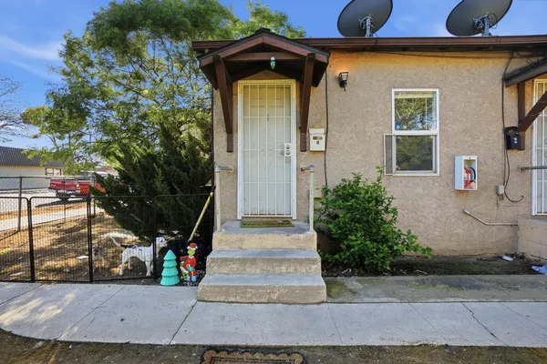 $425,000 | 1107 7th Street, Modesto, CA 95354