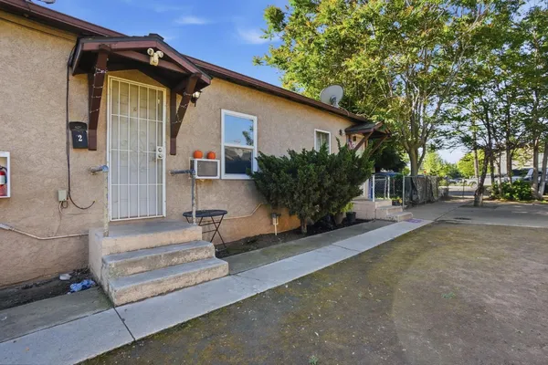 $425,000 | 1107 7th Street, Modesto, CA 95354