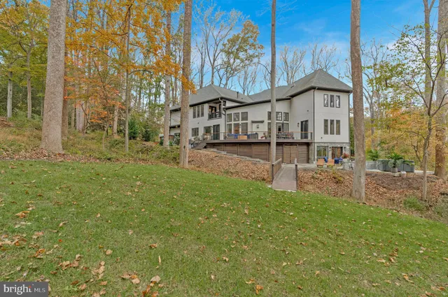 $3,695,000 | 1700 Brookside Lane, Vienna, VA 22182
