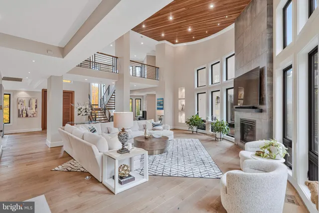 $3,695,000 | 1700 Brookside Lane, Vienna, VA 22182