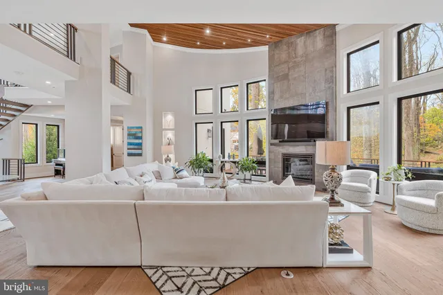 $3,695,000 | 1700 Brookside Lane, Vienna, VA 22182