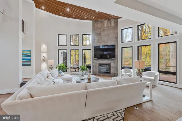 $3,695,000 | 1700 Brookside Lane, Vienna, VA 22182