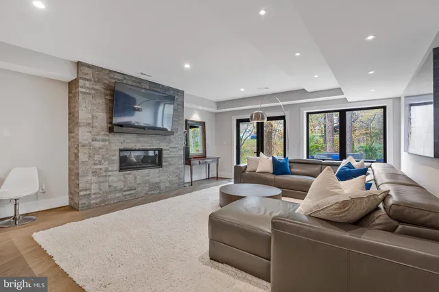 $3,695,000 | 1700 Brookside Lane, Vienna, VA 22182