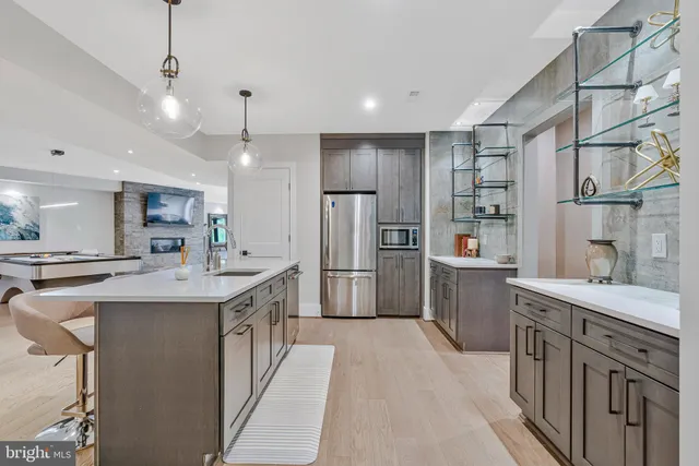 $3,695,000 | 1700 Brookside Lane, Vienna, VA 22182