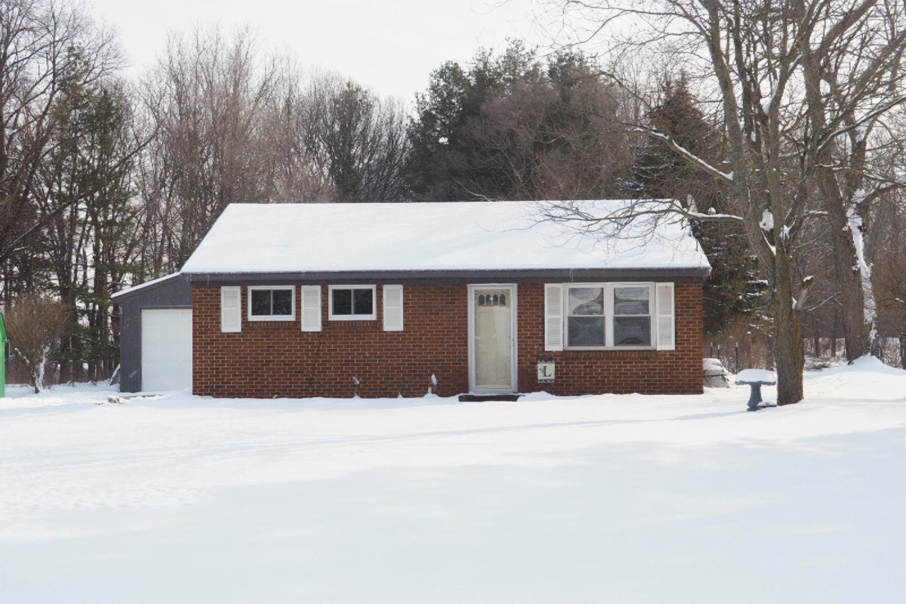 296 Reynolds Road Springfield, MI 49037 - Photo 2 of 19 296 Reynolds Rd-102