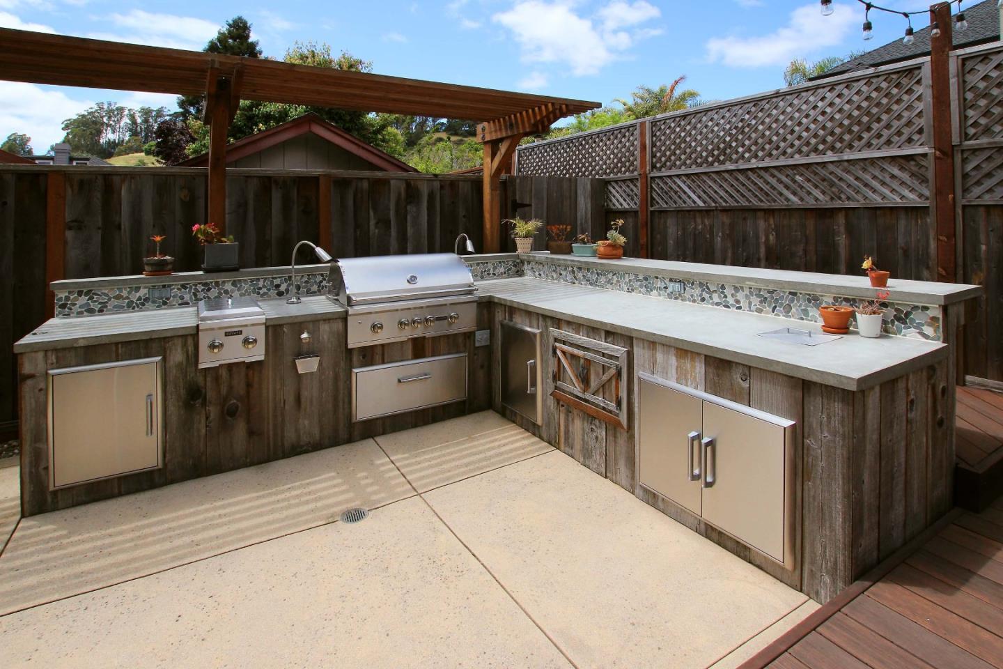 4475 Merlin Way Soquel, CA 95073 - Photo 31 of 49 Gallery Image 31