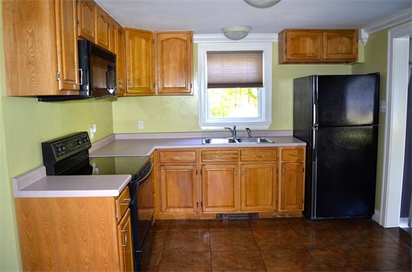 38 Stuart Street Gardner, MA 01440 - Photo 2 of 23 Gallery Image 2