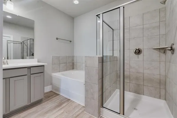 $2,400 | 7705 Rainbow Close Lane, Houston, TX 77055