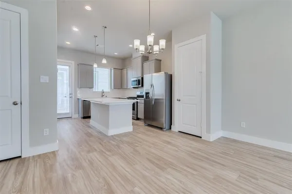 $2,400 | 7705 Rainbow Close Lane, Houston, TX 77055