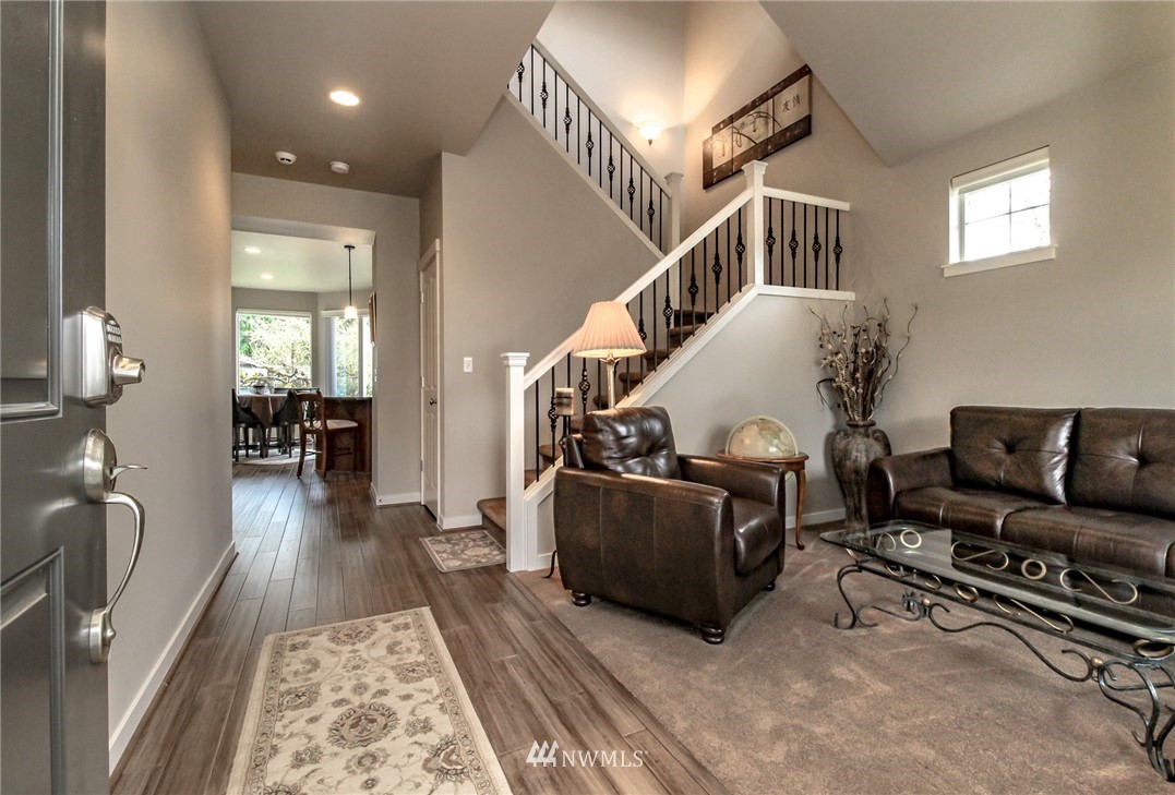 4701 Northeast 2nd Place Renton, WA 98059 - Photo 4 of 40