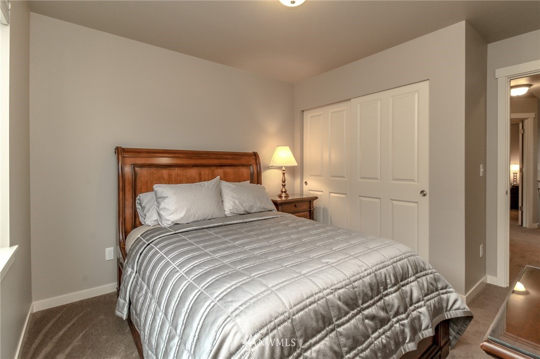 4701 Northeast 2nd Place Renton, WA 98059 - Photo 31 of 40