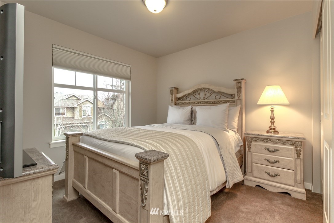 4701 Northeast 2nd Place Renton, WA 98059 - Photo 32 of 40