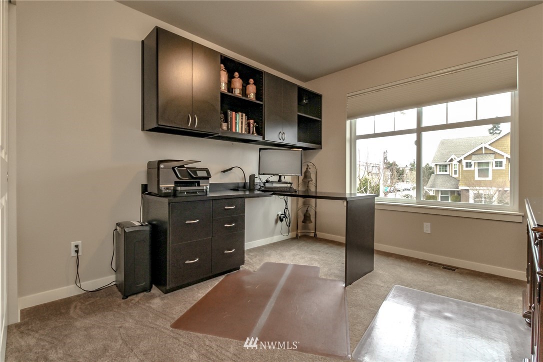 4701 Northeast 2nd Place Renton, WA 98059 - Photo 33 of 40