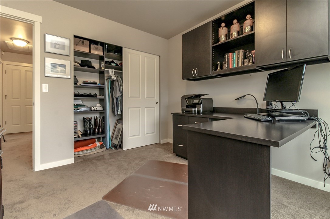 4701 Northeast 2nd Place Renton, WA 98059 - Photo 34 of 40