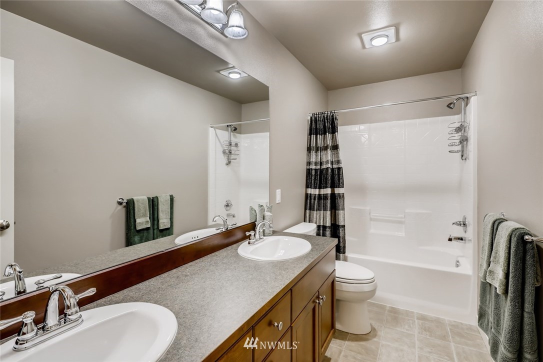4701 Northeast 2nd Place Renton, WA 98059 - Photo 35 of 40