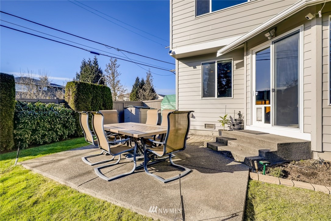 4701 Northeast 2nd Place Renton, WA 98059 - Photo 38 of 40