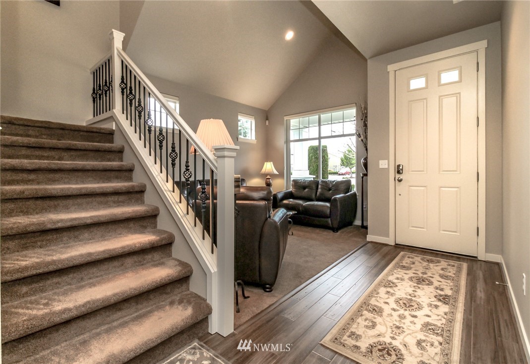 4701 Northeast 2nd Place Renton, WA 98059 - Photo 5 of 40
