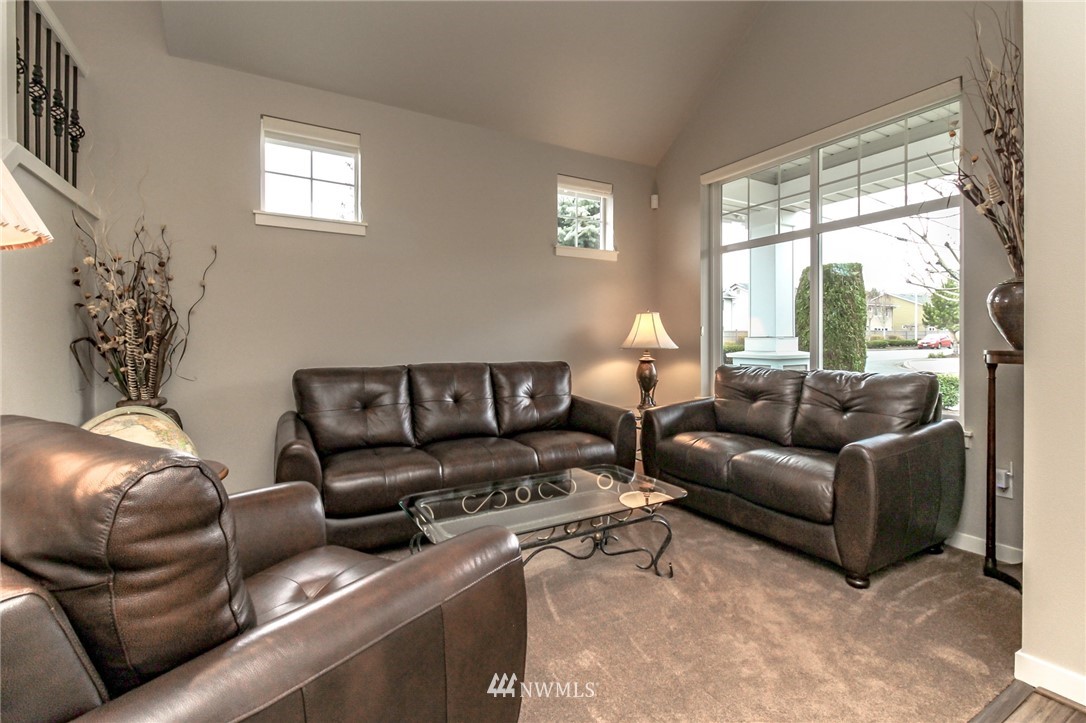 4701 Northeast 2nd Place Renton, WA 98059 - Photo 6 of 40