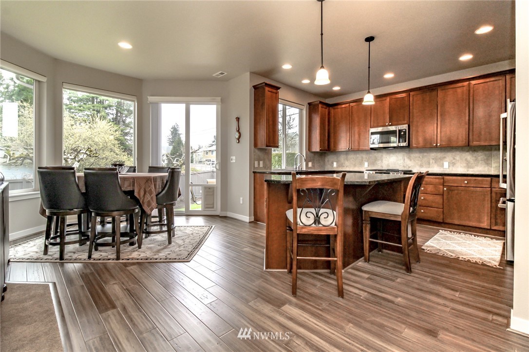 4701 Northeast 2nd Place Renton, WA 98059 - Photo 8 of 40