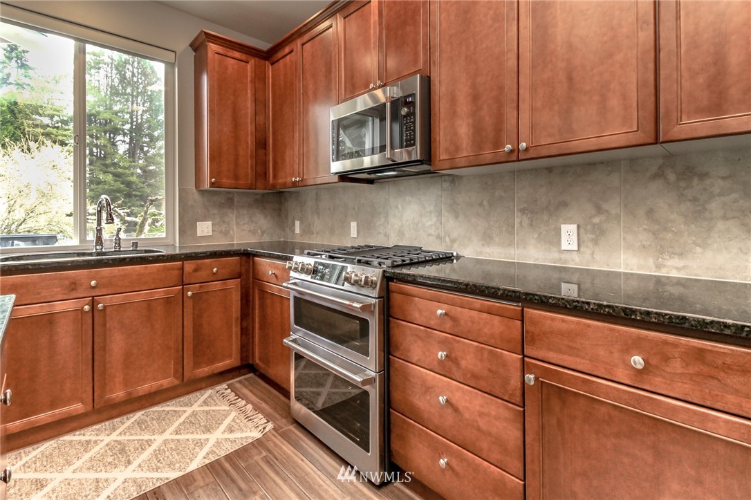 4701 Northeast 2nd Place Renton, WA 98059 - Photo 9 of 40