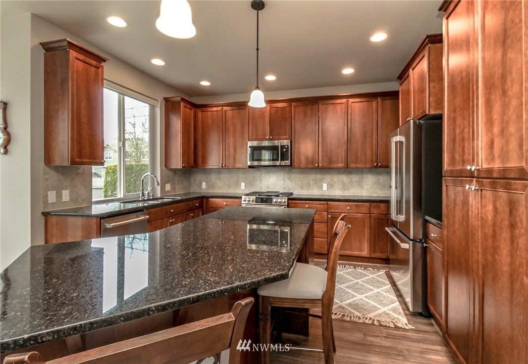 4701 Northeast 2nd Place Renton, WA 98059 - Photo 10 of 40