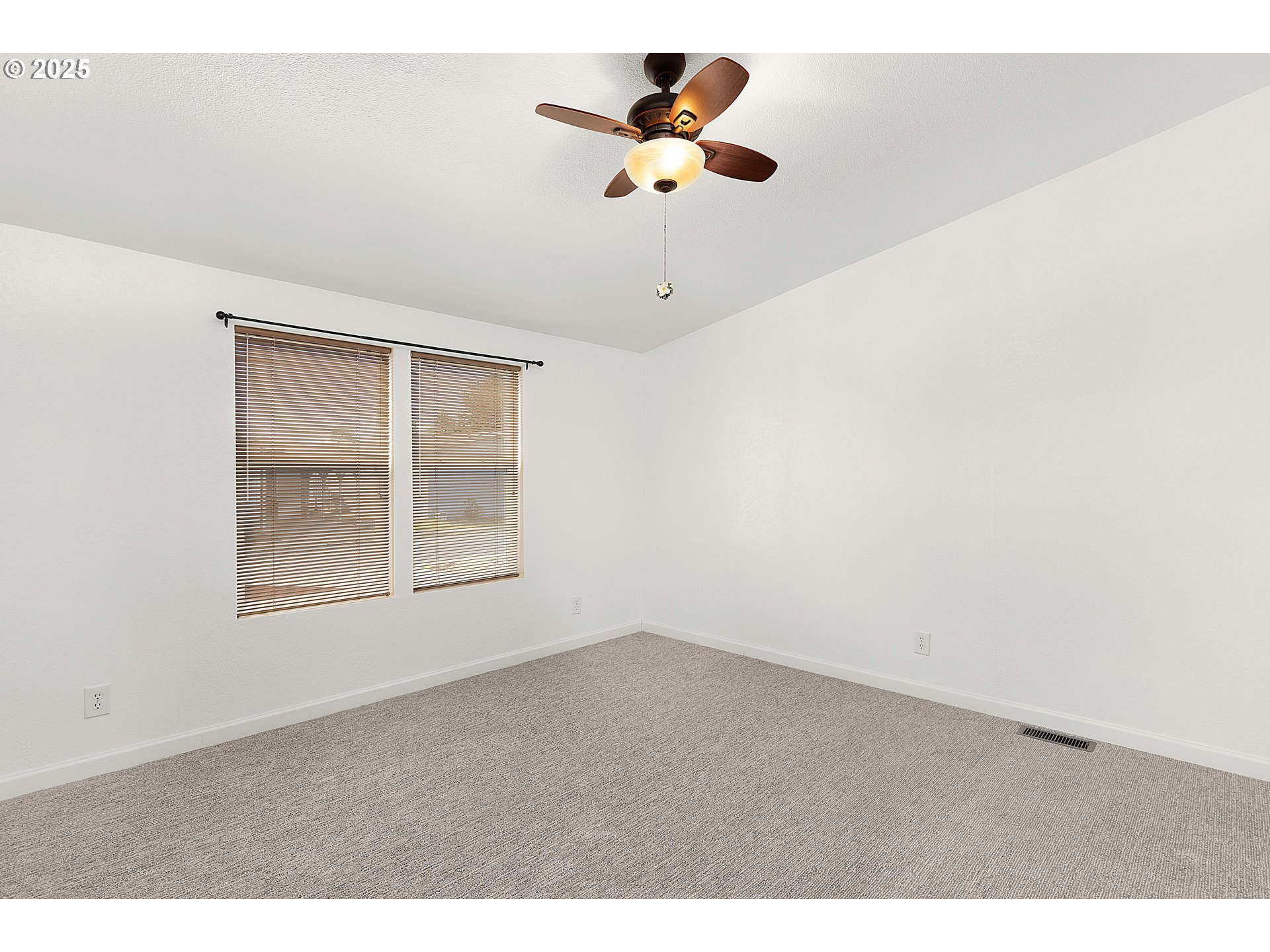 249 Trout Loop Roseburg, OR 97471 - Photo 12 of 33