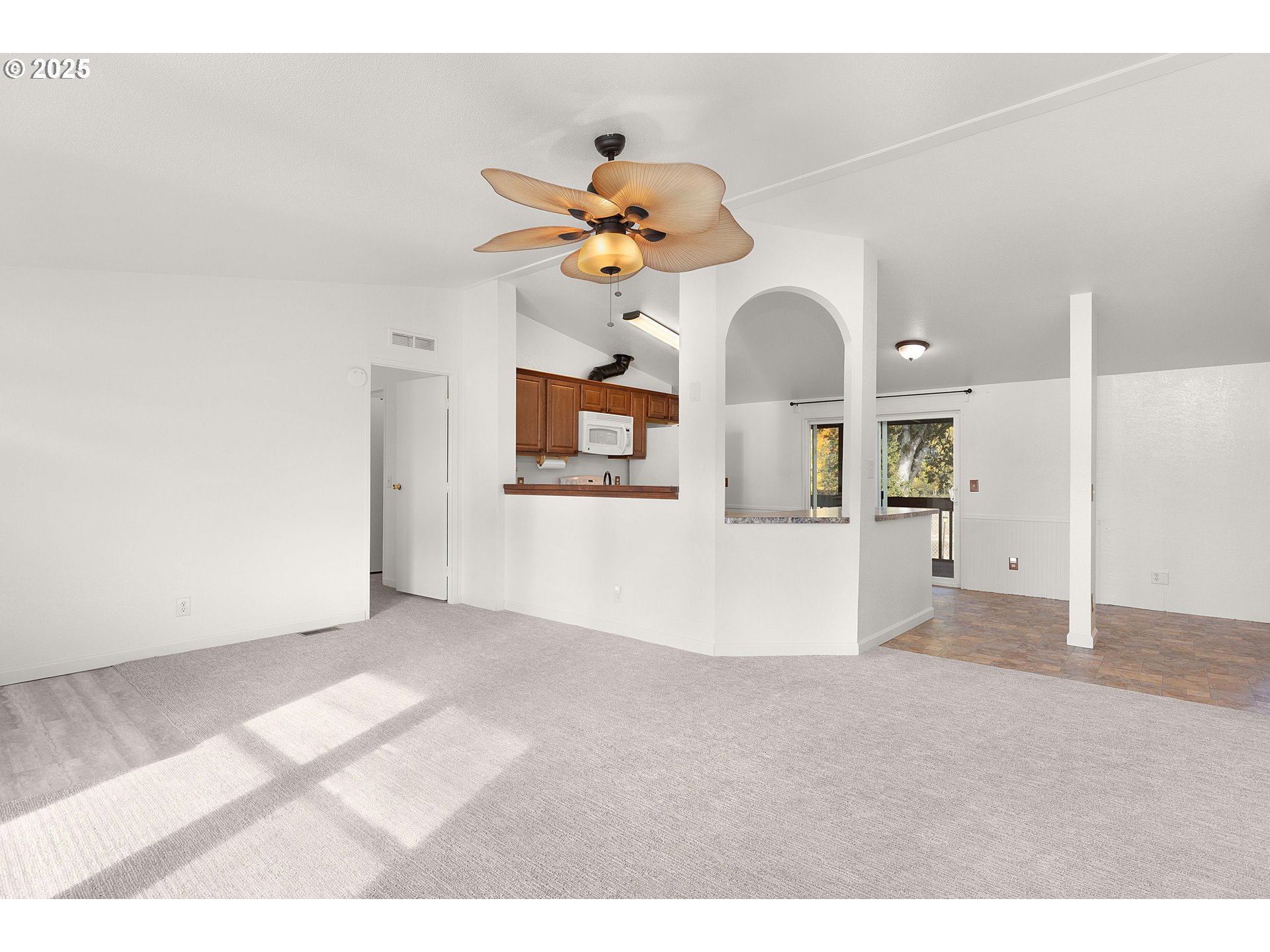 249 Trout Loop Roseburg, OR 97471 - Photo 4 of 33